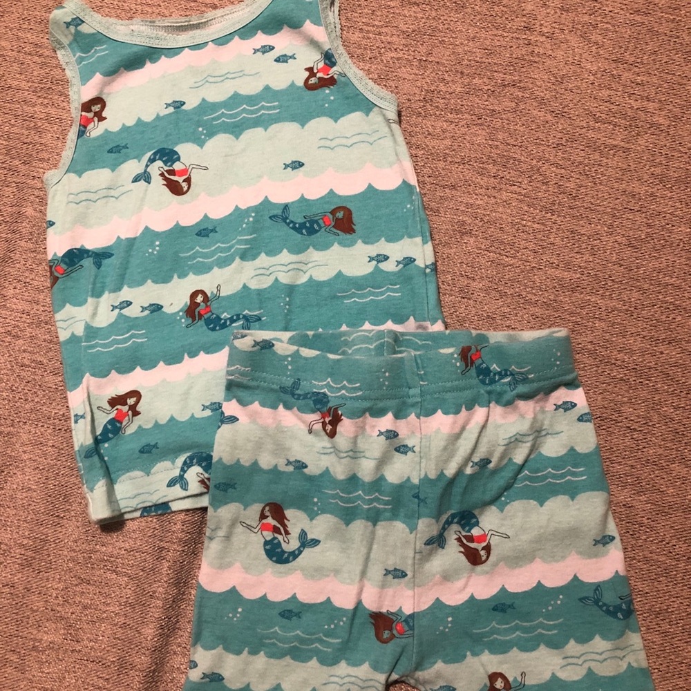 Old Navy 3T sleeveless shorts pajama set